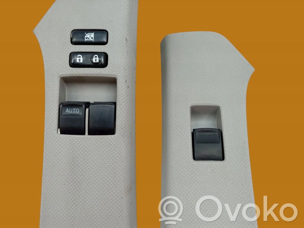 Toyota Yaris Przełącznik / Przycisk otwierania szyb