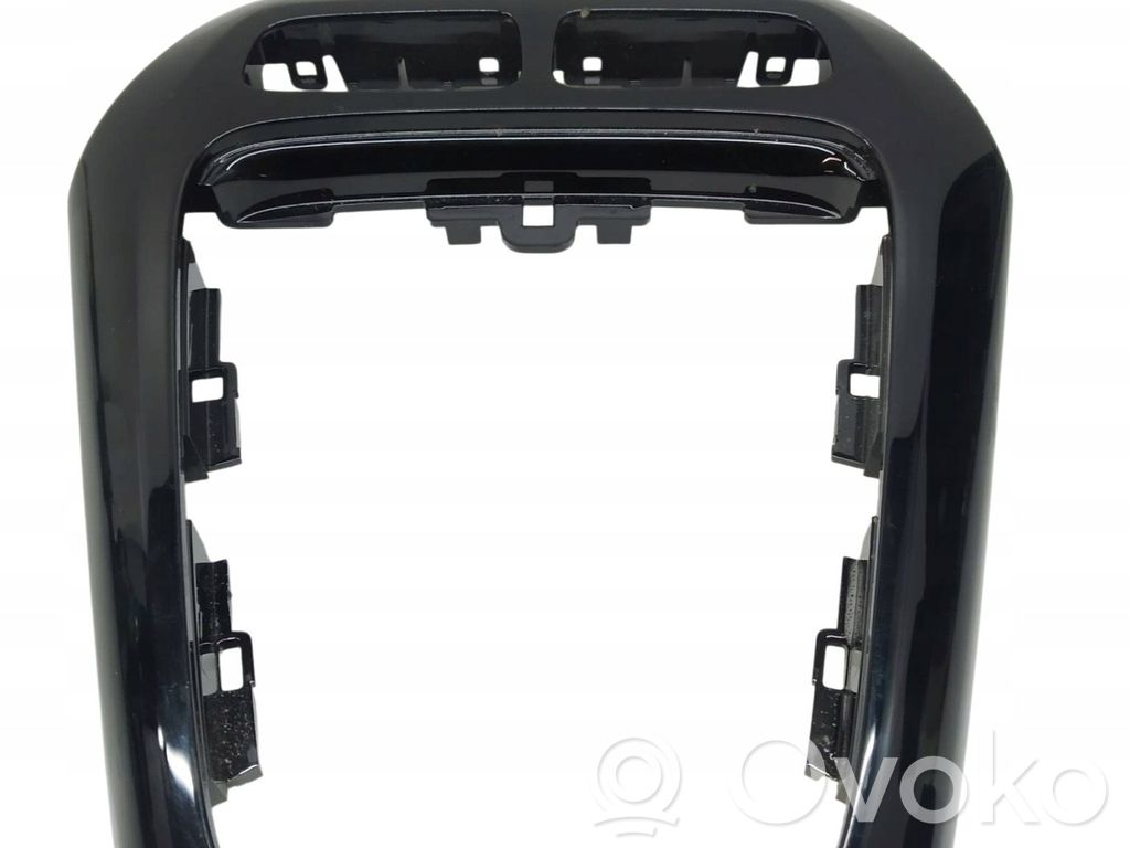 Opel Corsa F Moldura de la unidad delantera de radio/GPS 