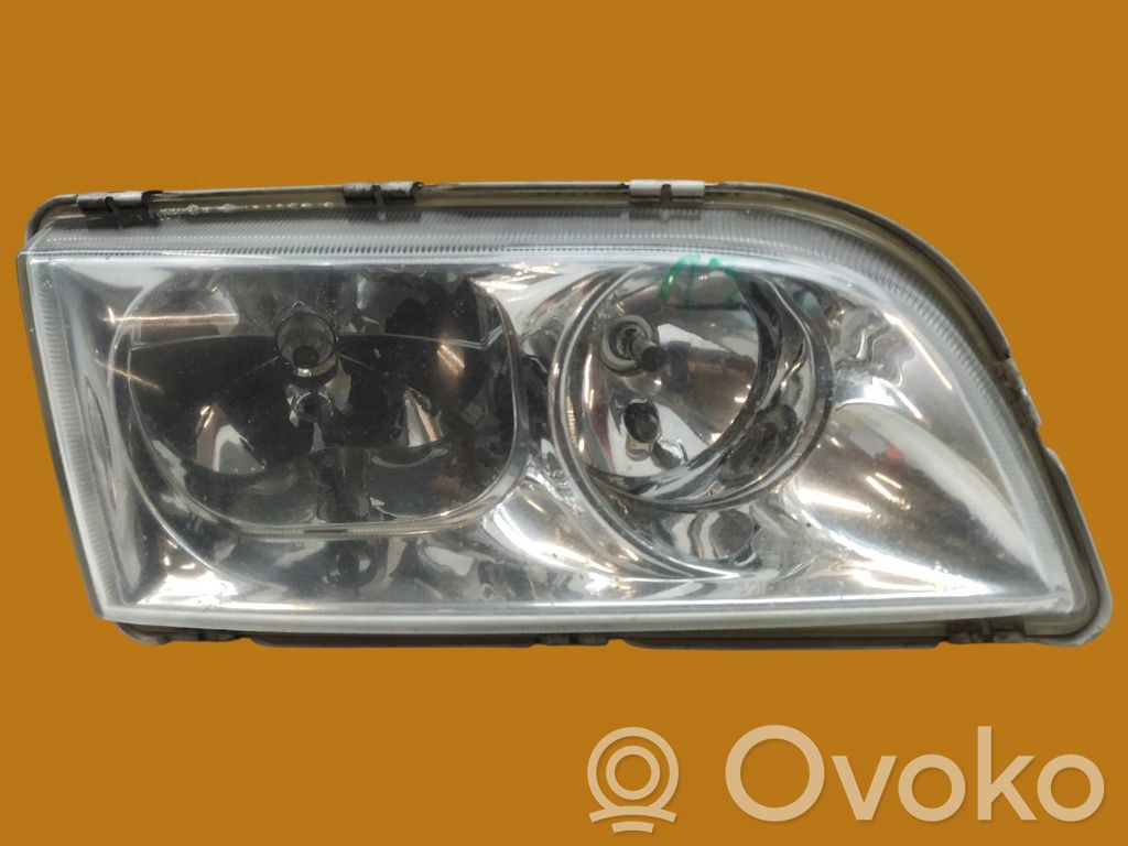 Volvo S40, V40 Lampa przednia