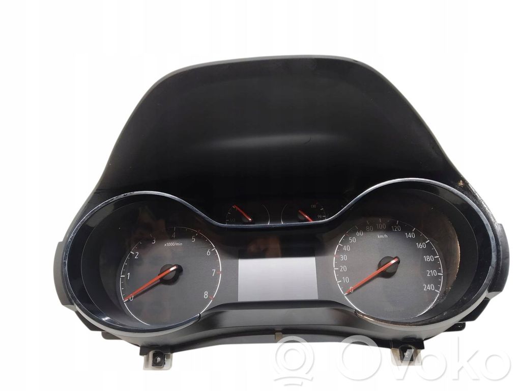 Opel Corsa F Geschwindigkeitsmesser Cockpit