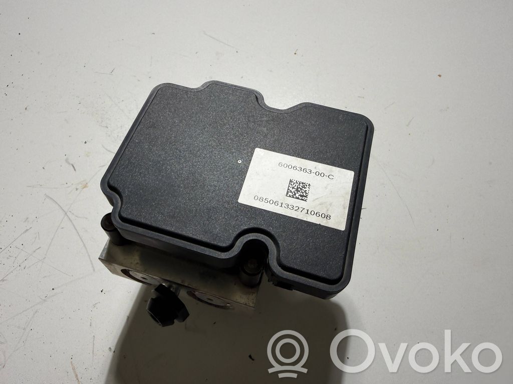 Tesla Model S Pompa ABS 