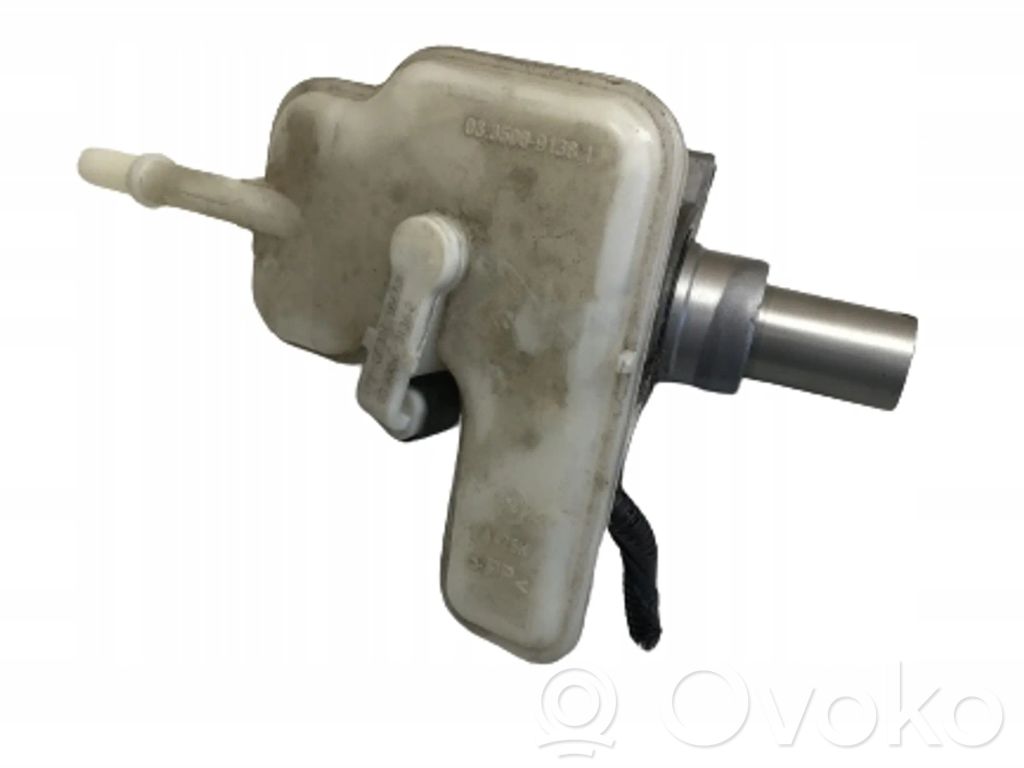 Master brake cylinder   E1GC2K478M