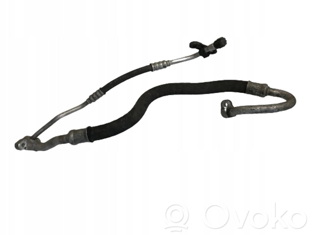 BMW 1 E81 E87 Ilmastointilaitteen putki (A/C) 