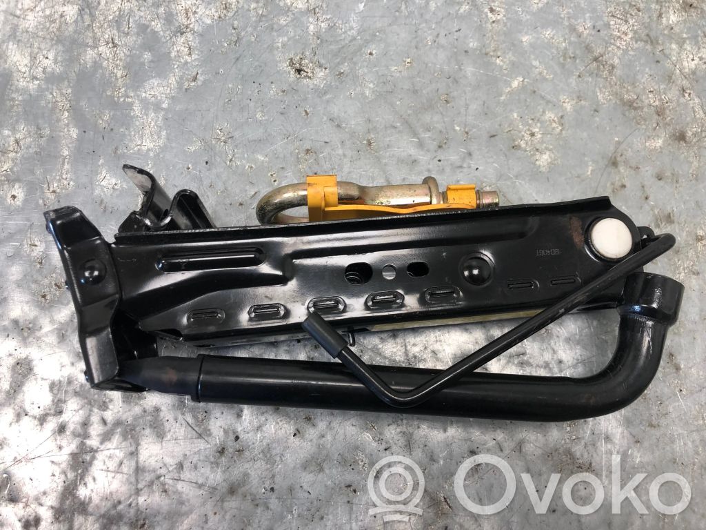 Tunkki   2S6117080AC,93BB17032AB