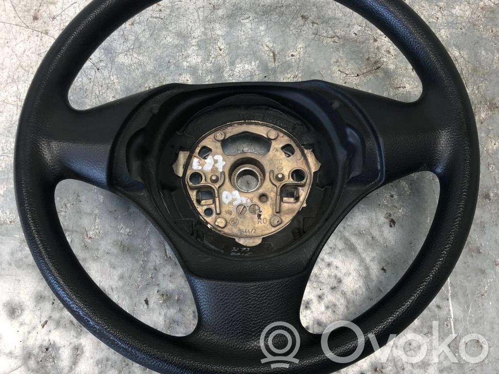 Volant   6763076