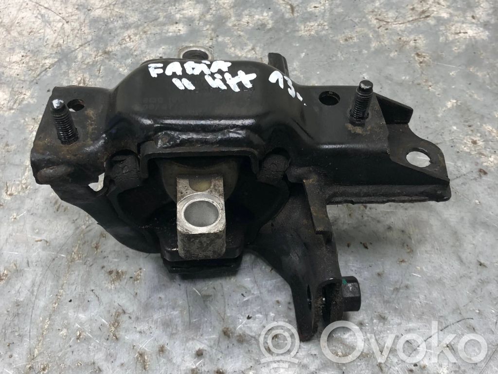 Skoda Fabia Mk2 (5J) Wspornik / Mocowanie silnika 