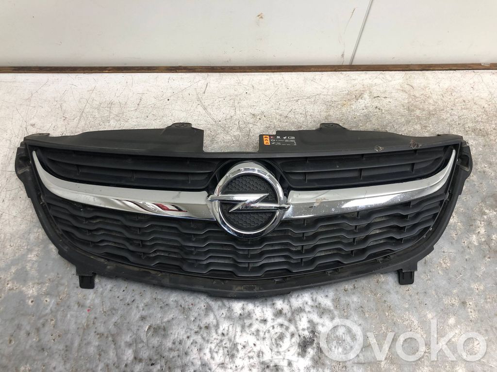 Opel Karl Front bumper upper radiator grill 