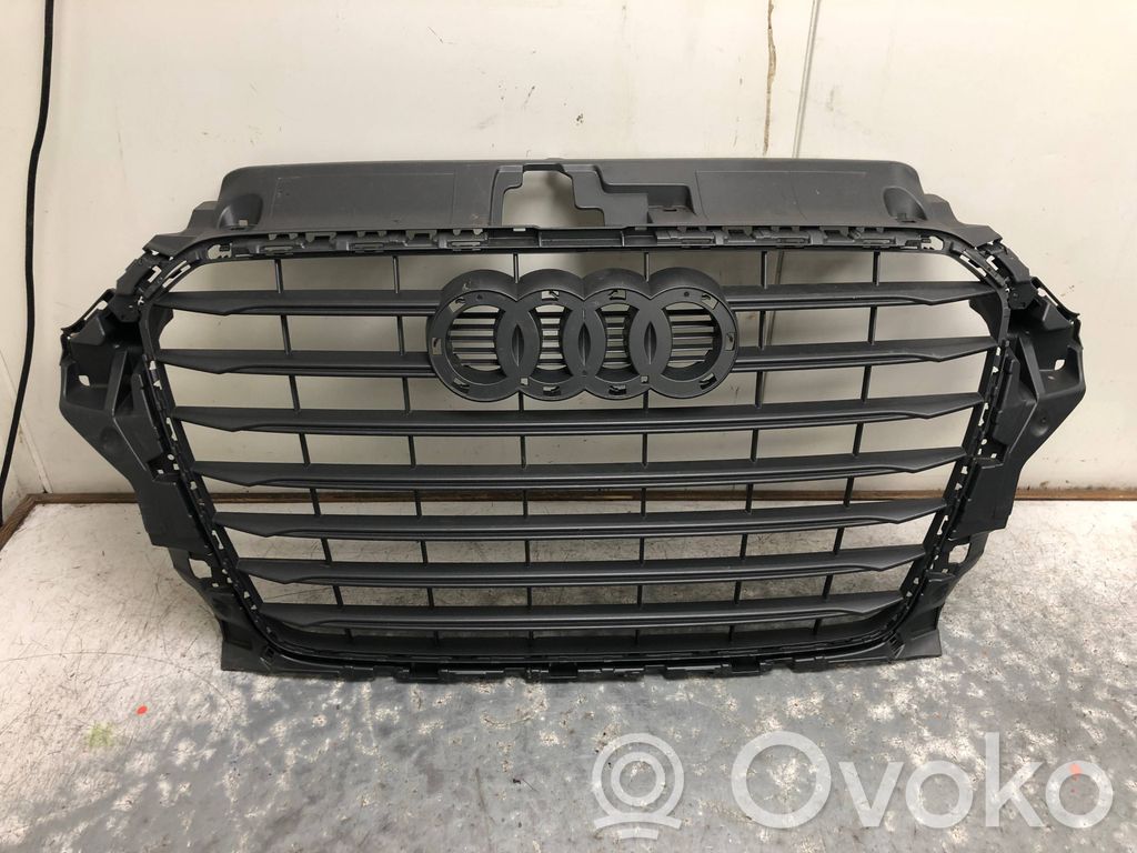 Audi A3 S3 8V Maskownica / Grill / Atrapa górna chłodnicy 