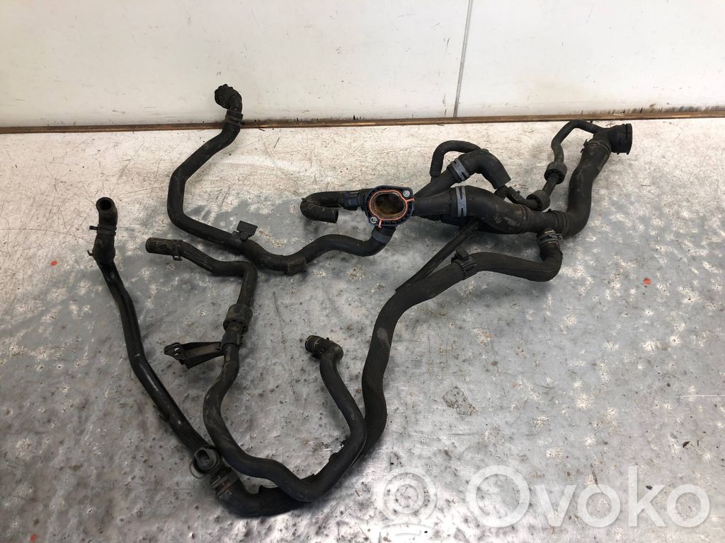 Volkswagen Touran I Tubo flessibile del liquido di raffreddamento del motore 