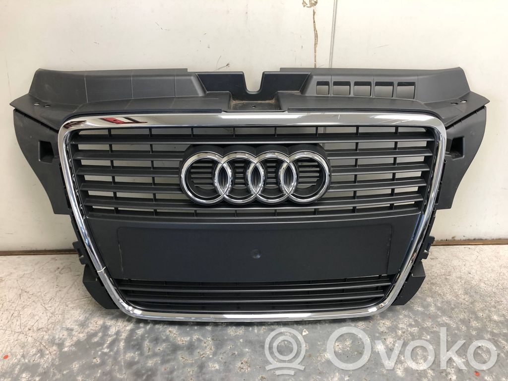Audi A3 S3 8P Etupuskurin ylempi jäähdytinsäleikkö 