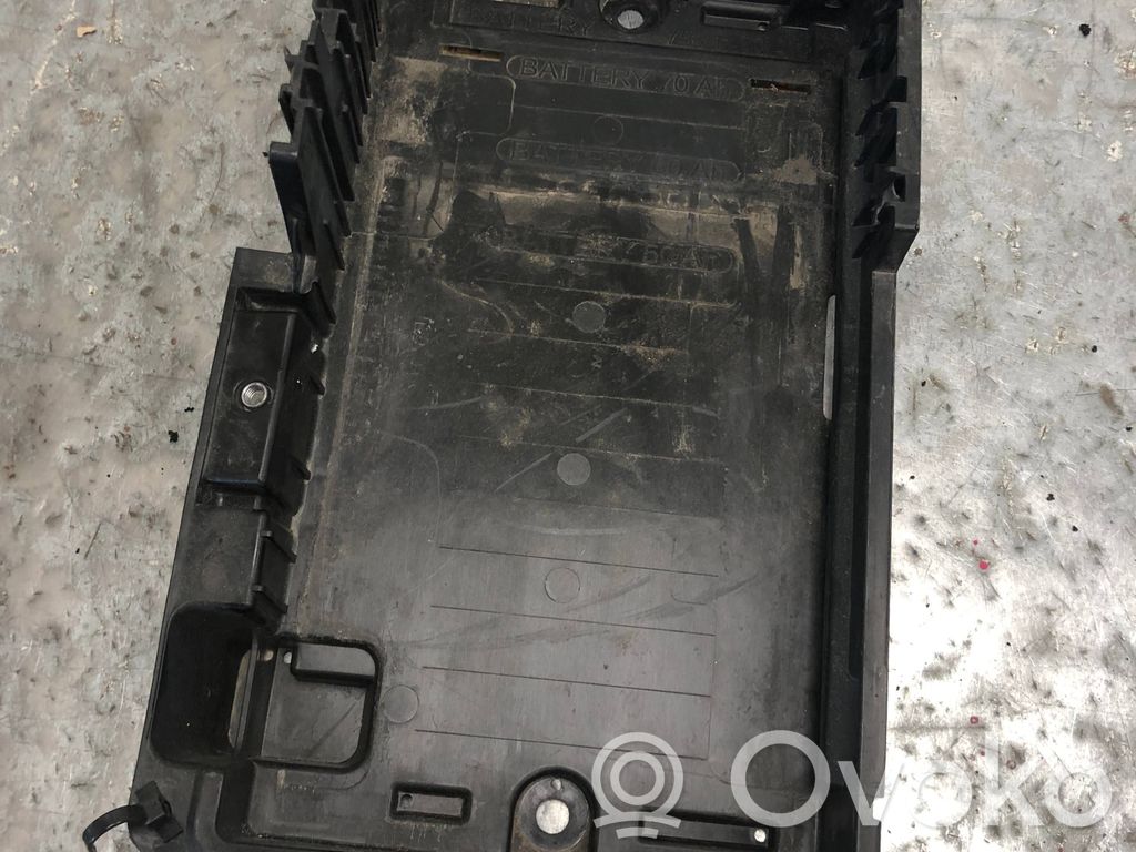 Opel Meriva B Akkulaatikon alusta 