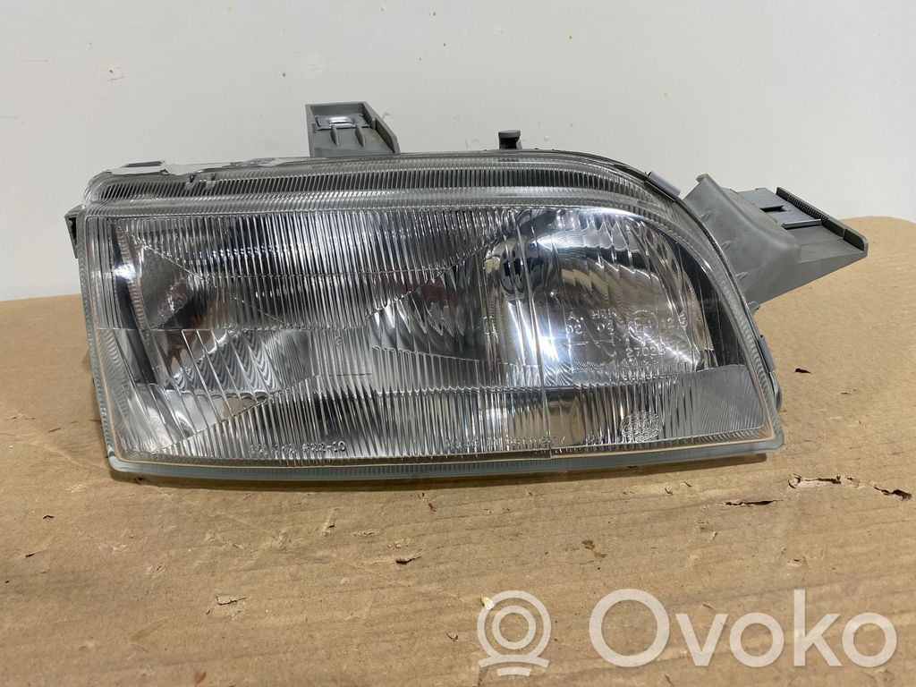 Fiat Punto (176) Lampa przednia 