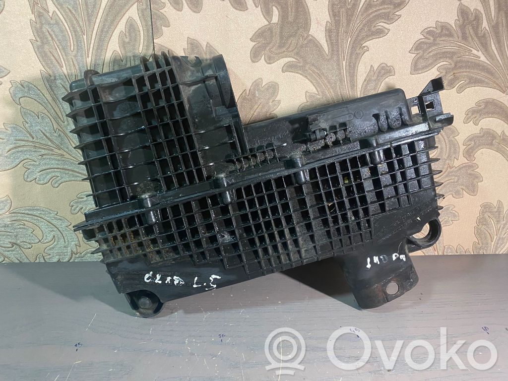 Renault Clio II Air filter box 