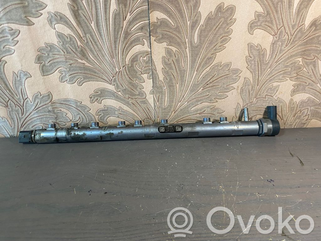BMW 5 F10 F11 Degalų magistralinis vamzdelis 