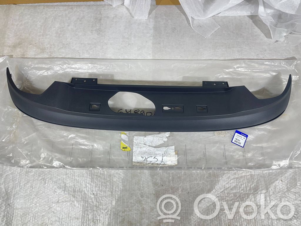 Volvo V60 Takapuskurin koristemuotolista 