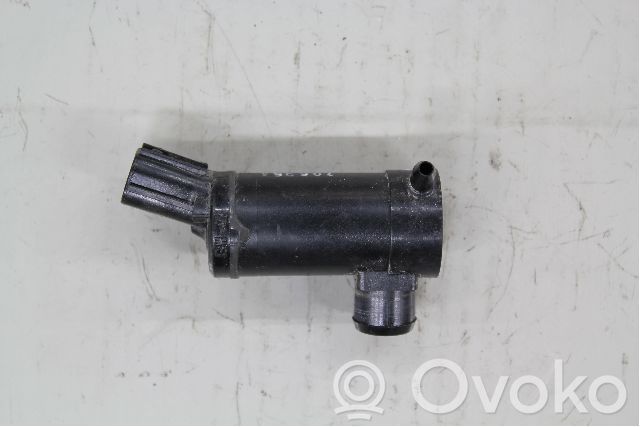 Subaru Impreza III Windscreen/windshield washer pump 