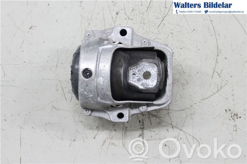 Audi Q5 SQ5 8R Engine mounting bracket 