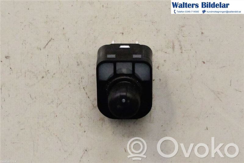 Audi Q3 8U Wing mirror switch 