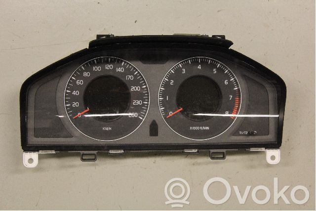 Volvo V70 Speedometer (instrument cluster) 