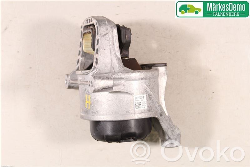 Audi A4 S4 B9 8W Engine mount bracket 