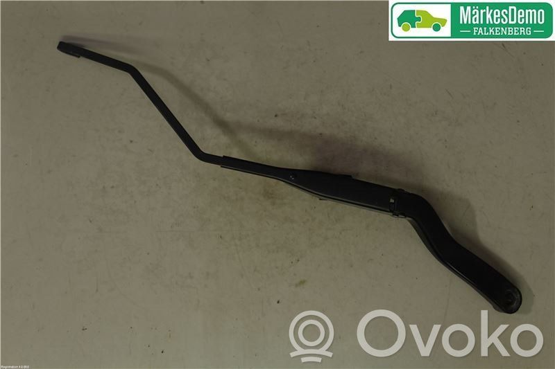Dodge RAM Front wiper blade arm 