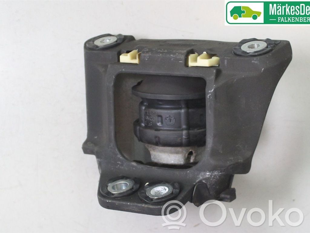 Engine mount bracket   31686885,31480353,31480353
