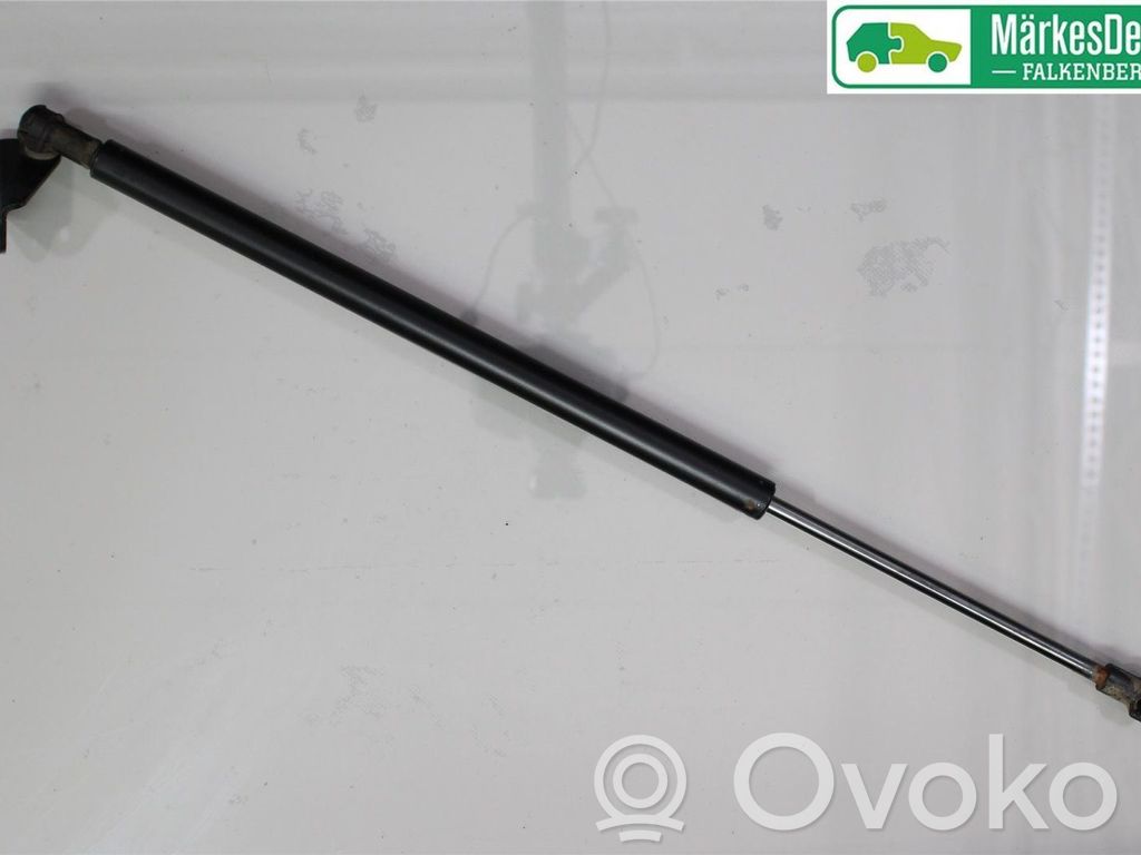 Mazda CX-3 Tailgate strut 