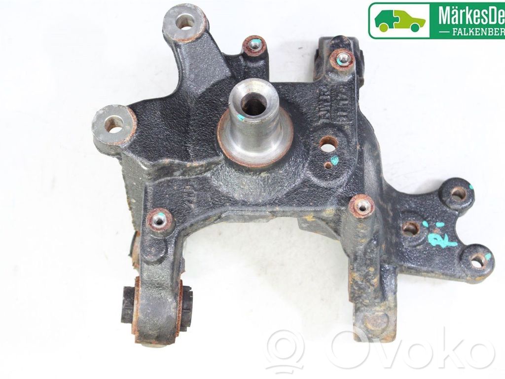 Front wheel hub