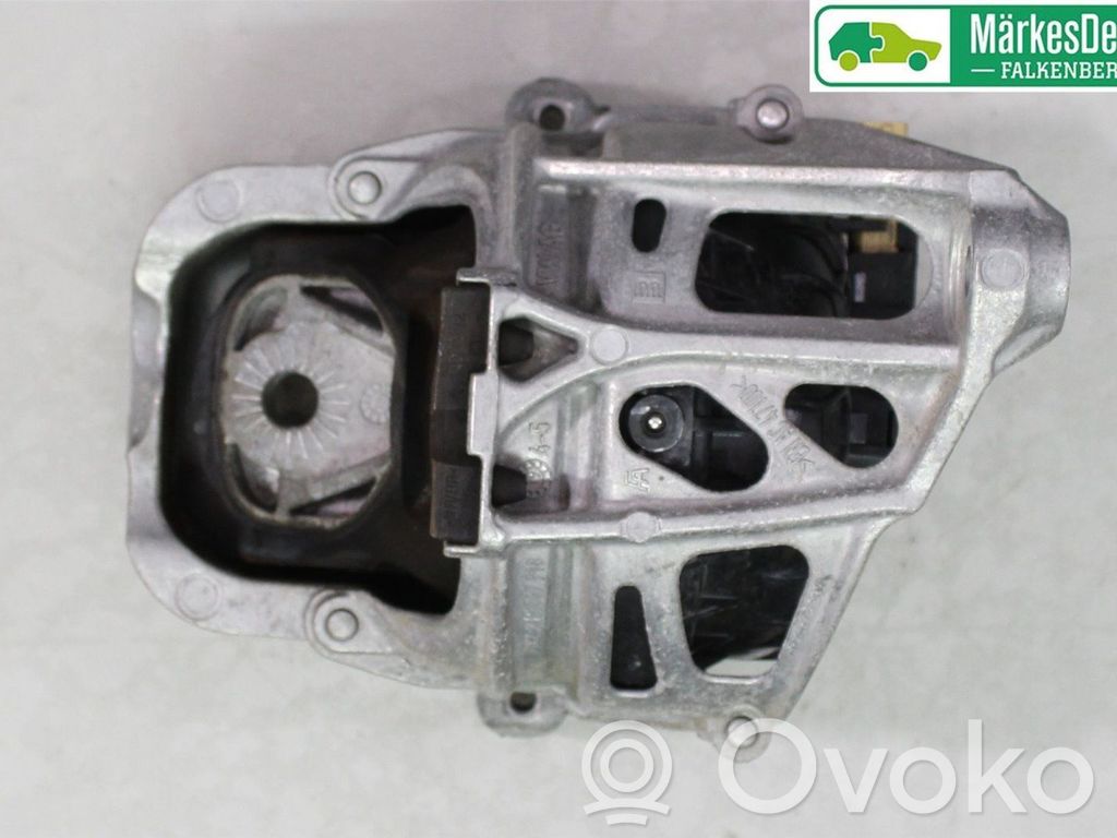 Audi A4 S4 B9 8W Engine mounting bracket 