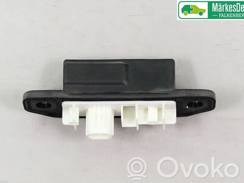 Toyota Yaris XP210 Uchwyt / Rączka zewnętrzna otwierania klapy tylnej / bagażnika 