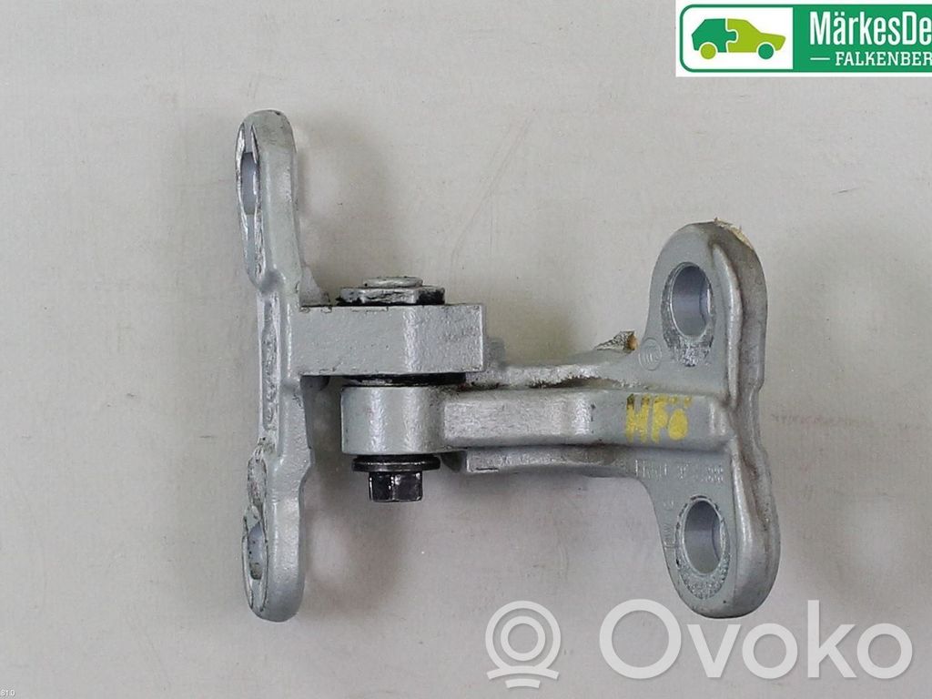 Volvo V50 Front door upper hinge 