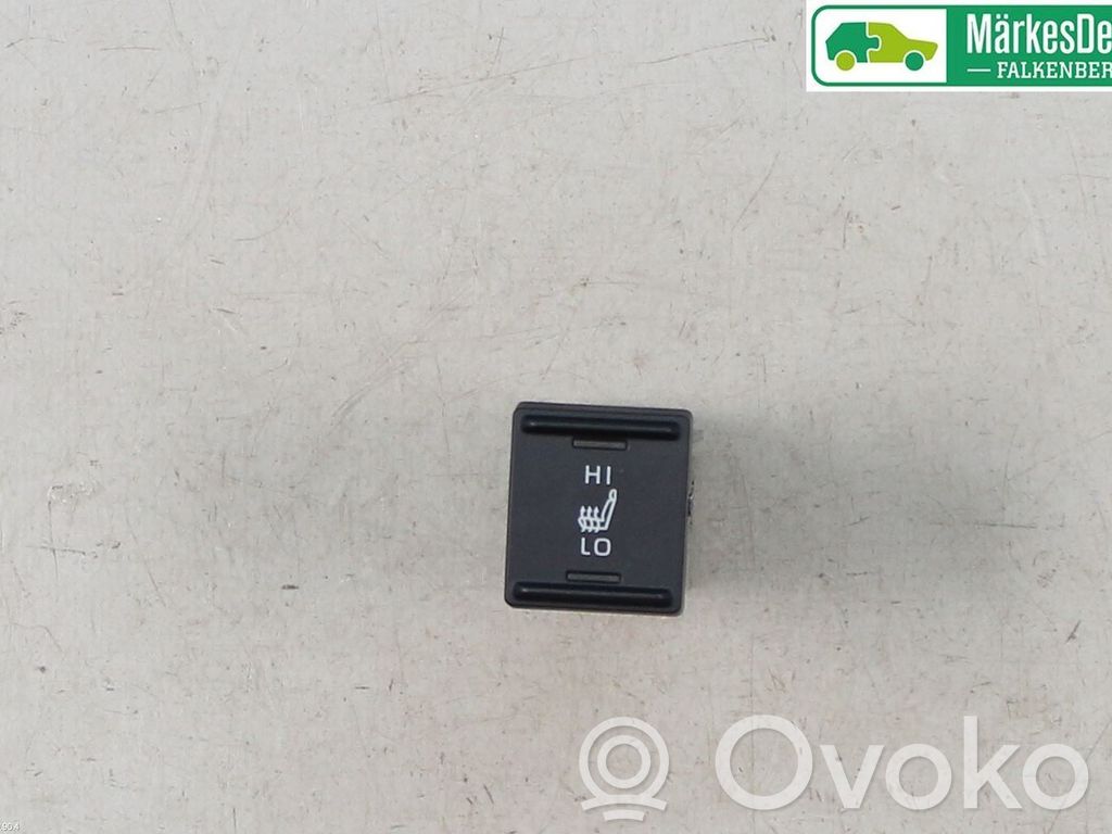 Toyota Yaris XP210 Seat heating switch 