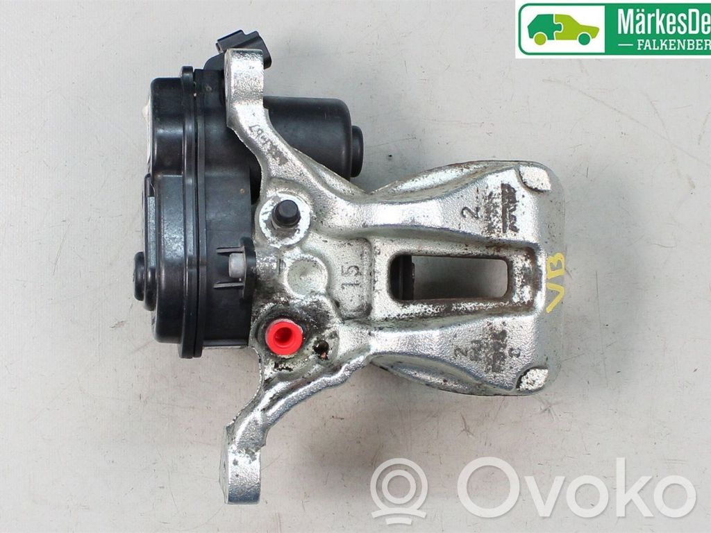 Toyota Yaris XP210 Tylny zacisk hamulcowy 