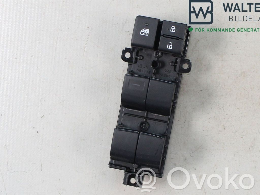 Toyota Yaris XP210 Interruttore di controllo dell’alzacristalli elettrico