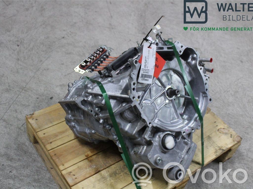 Toyota Yaris XP210 Caja de cambios automática 