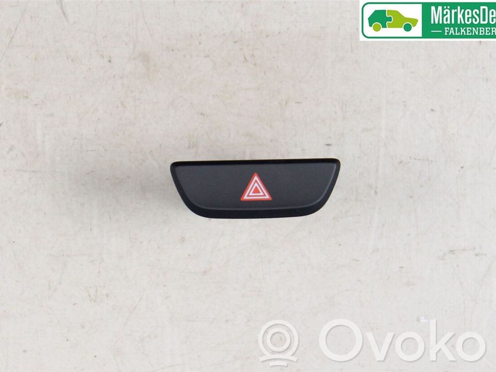 Toyota Yaris XP210 Comutator lumini pericol 