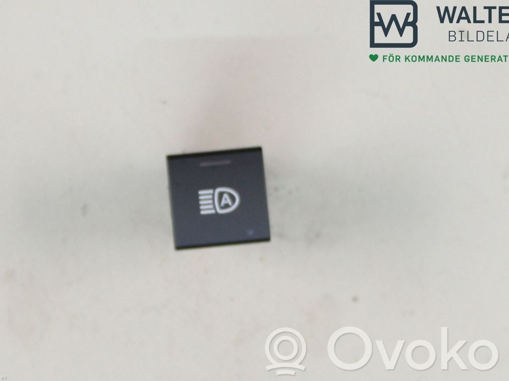 Toyota Yaris Cross Light switch 