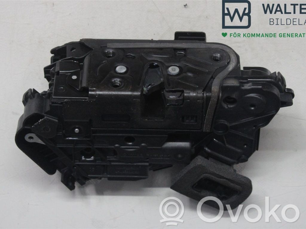 Volkswagen Golf VIII Serratura portiera anteriore
