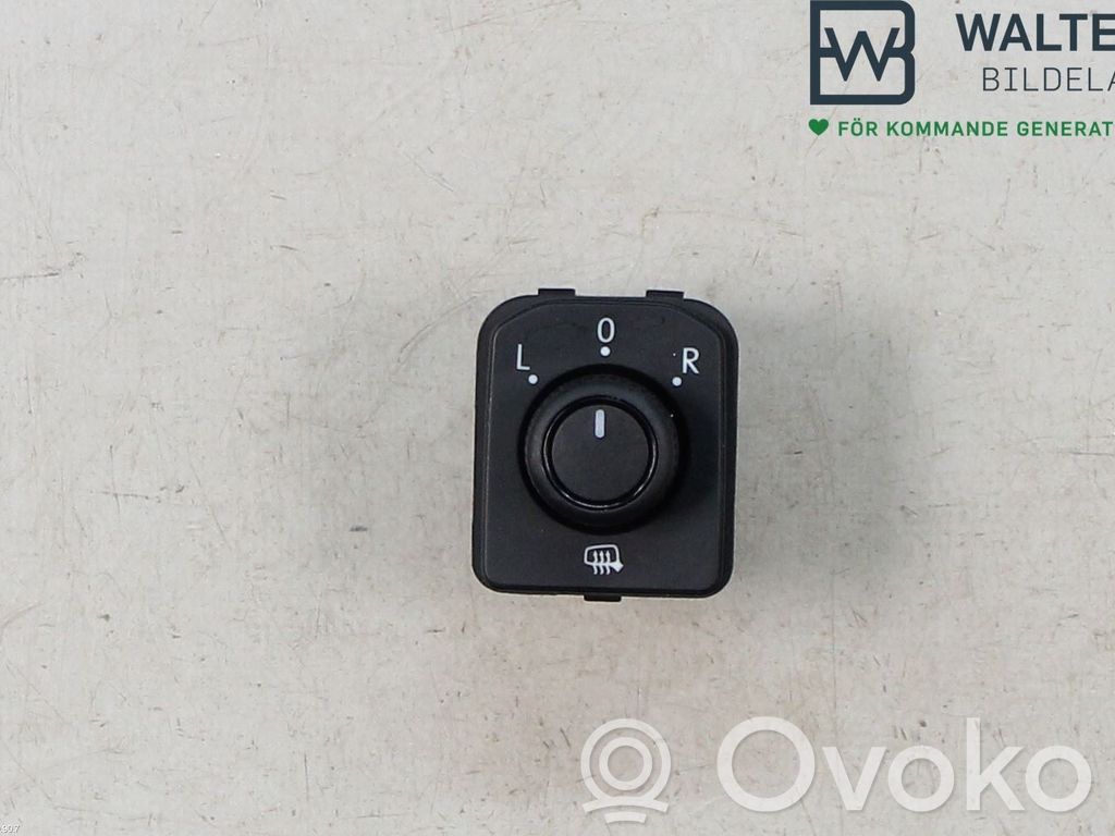 Audi A1 Wing mirror switch 