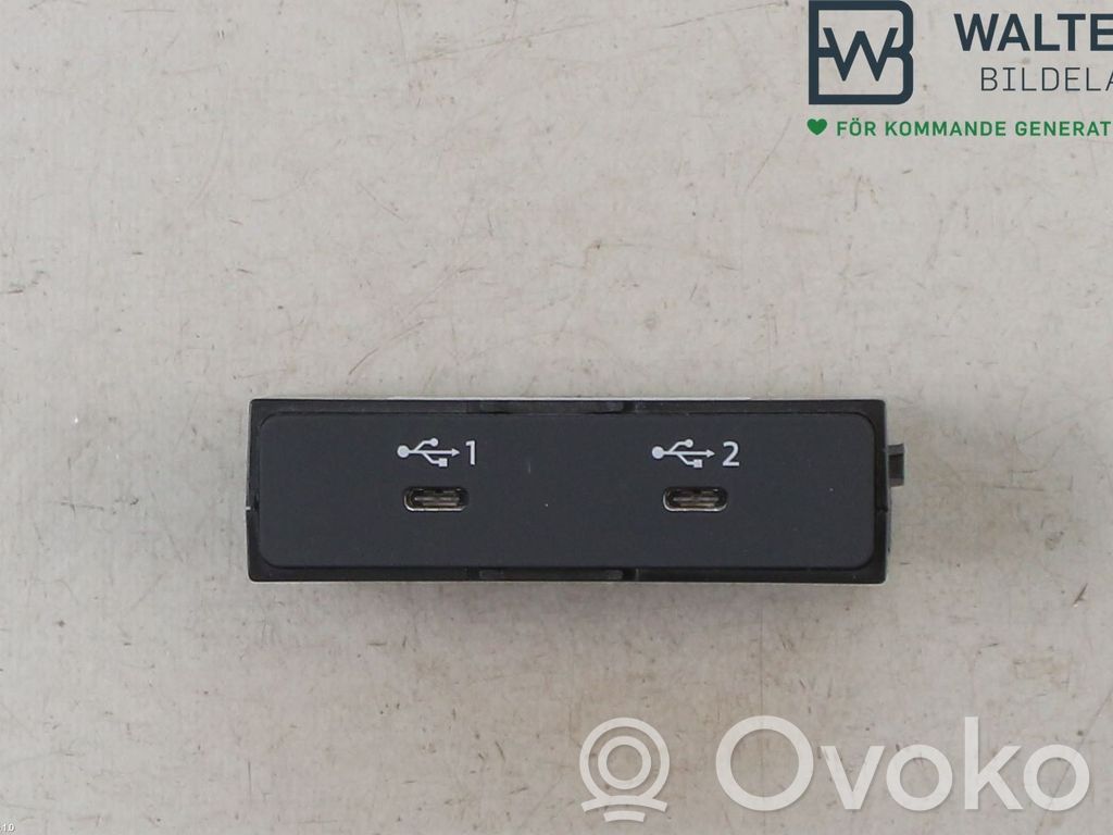 USB-pistokeliitin   82A035736A,82A035736A,82A035736A