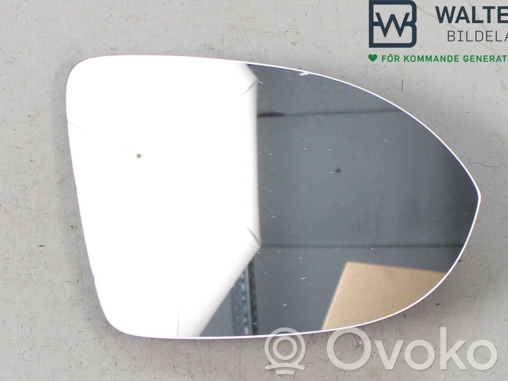 Volkswagen PASSAT B8 Sticlă oglindă laterală 