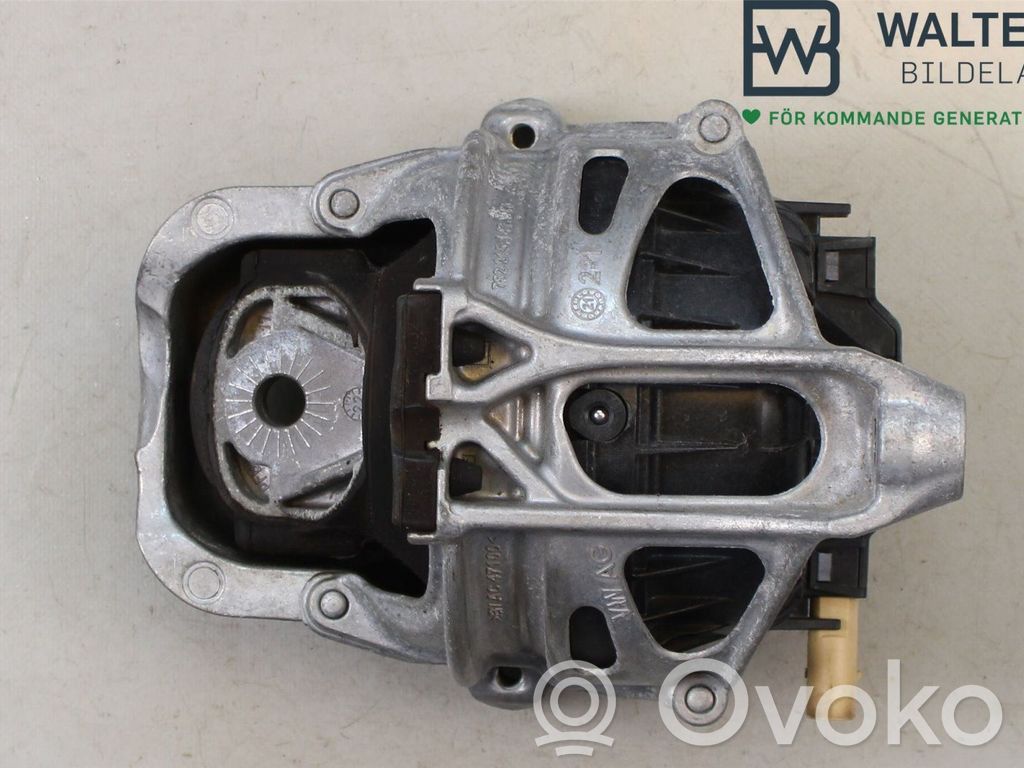 Audi A7 S7 4K8 Engine mounting bracket 