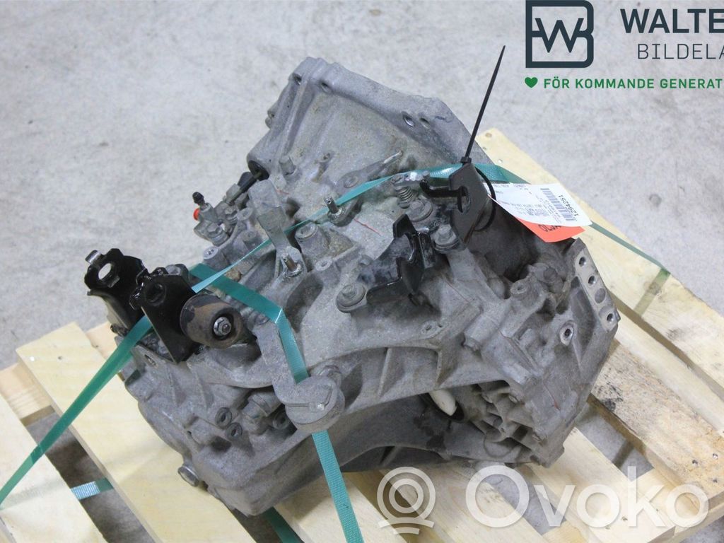 Toyota Auris E180 Cutie viteze manuală cu 6 trepte 