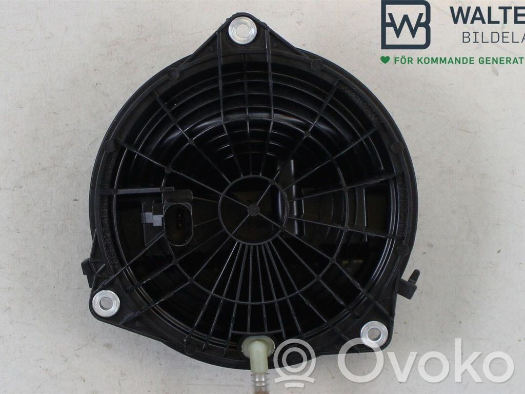 Volkswagen Golf VII Uchwyt / Rączka zewnętrzna otwierania klapy tylnej / bagażnika 