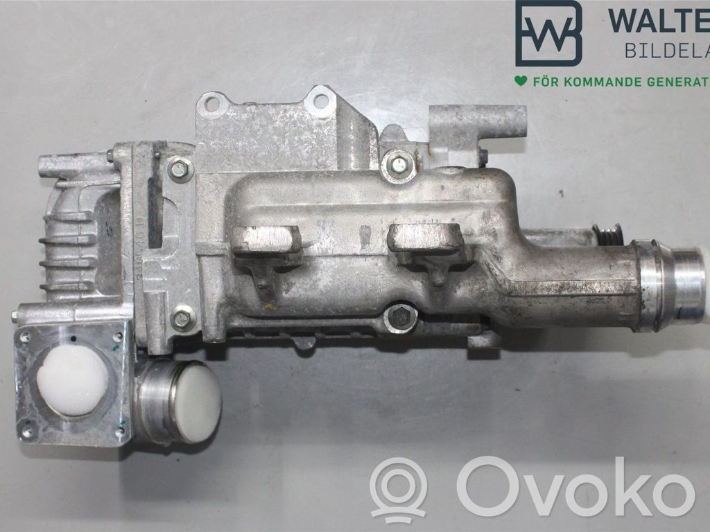Nissan Note (E12) Sprężarka 