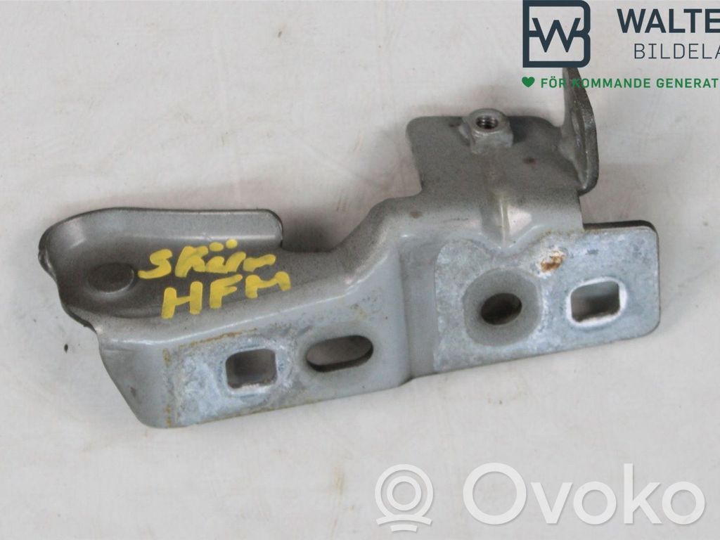 Land Rover Discovery 4 - LR4 Uchwyt / Mocowanie błotnika przedniego