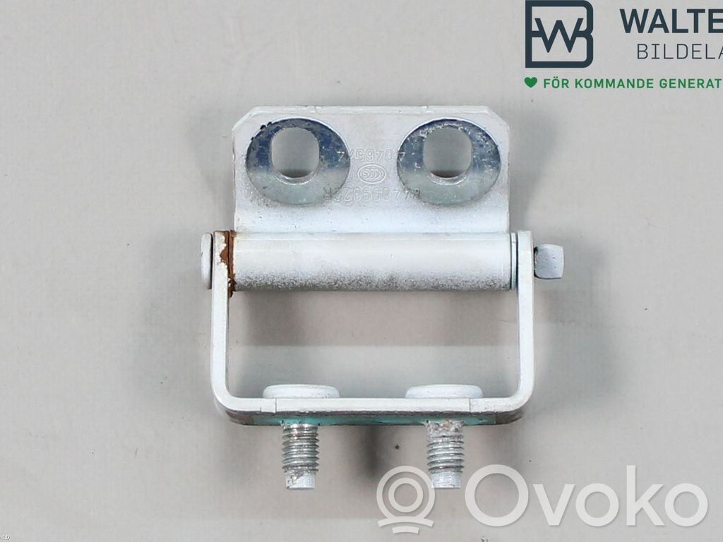 Renault Kadjar Tailgate/trunk/boot hinge 