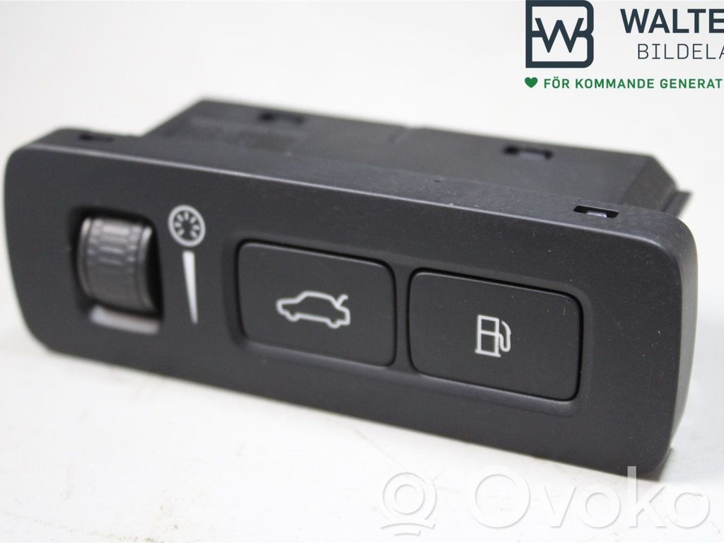 Volvo XC90 Tailgate/boot open switch button 