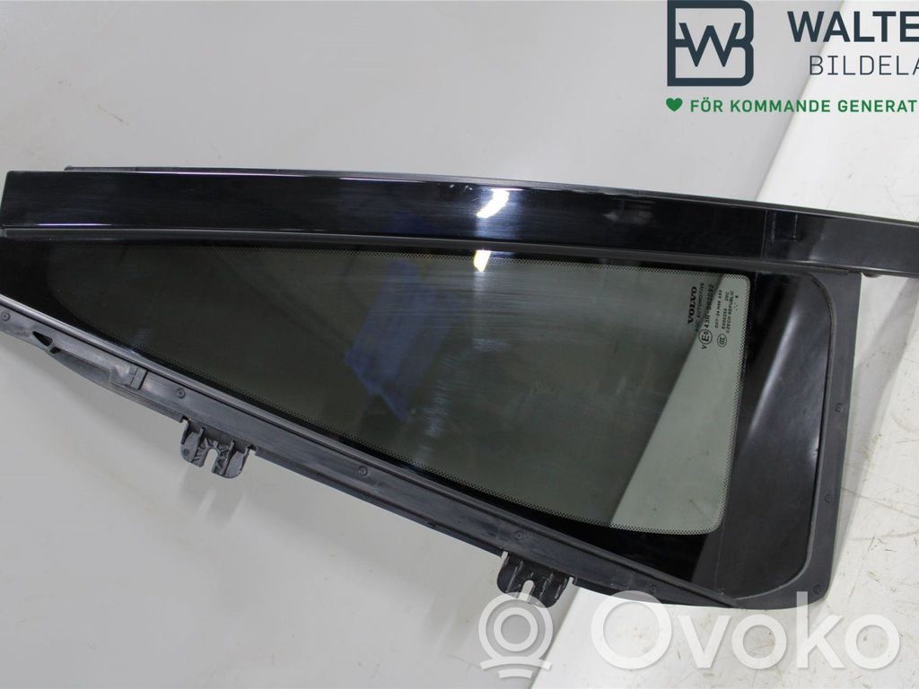 Volvo XC90 Geam aerisire ușă spate 