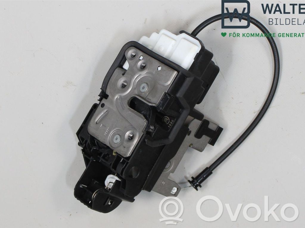 Volvo XC90 Front door lock 